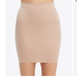Spanx Smartgrip slip half slip L
